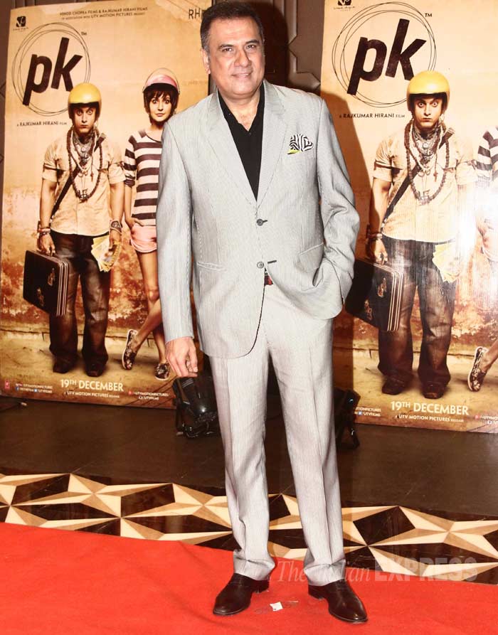 deepika padukone, kangana ranaut, aamir khan, aamir khan daughter, aamir khan pk success bash, anushka sharma, ranveer singh, aamir khan, amitabh bachchan, pk, pk success bash, pk success bash guests, amitabh bachchan pk, big b pk, deepika pk, ranveer singh pk, aamir khan pk