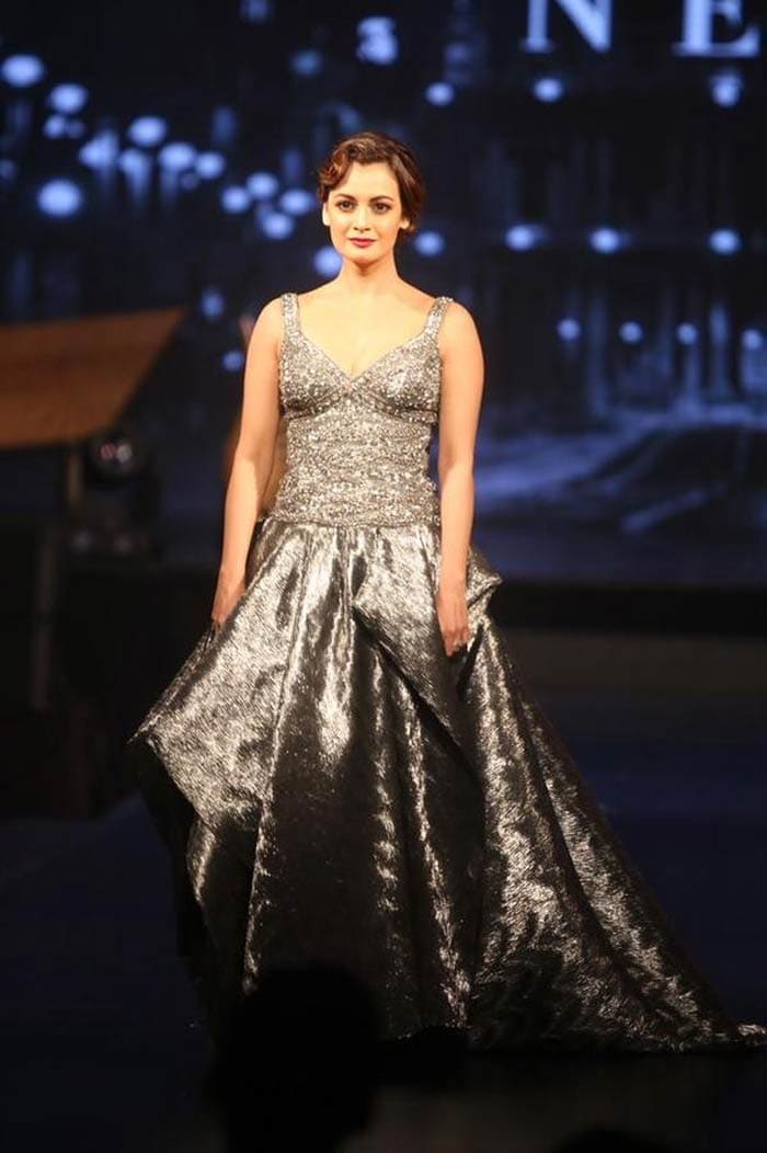 IIFA awards 2015, IIFA 2015, IIFA, IIFA Awards, Aditi Rao Hydari, Bipasha Basu, Malaika Arora Khan, Dia Mirza, Huma Qureshi, Masaba Gupta, Vivek Oberoi, Neha Dhupia, Sonu Sood, Jacqueline Fernandez, Genelia Deshmukh, Riteish Deshmukh, Lauren Gottlieb, Kanika Kapoor, Lisa Hayden, Sonu Sood, bollywood at IIFA, IIFa malaysia, IIFA kuala lumpur, IIFA awards kuala lumpur, iifa awards picture, iifa awards pictures, dia mirza,lauren gottlieb, rocky s, masaba gupta, entertainment news