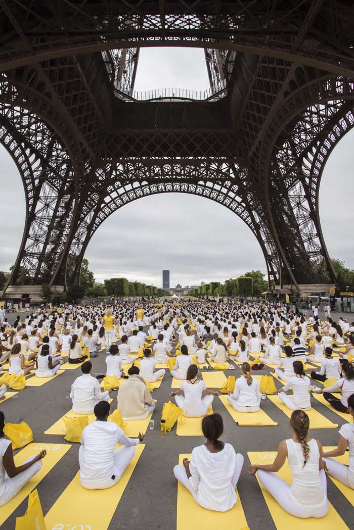 yoga day, international yoga day, yoga day, international day of yoga, june 21 yoga day, yoga day celebrations, yoga around the world, yoga day world record, yoga day pictures, yoga day photos, india news, india yoga photos