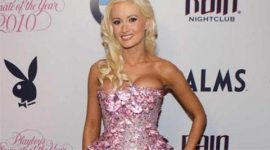 Holly Madison, Hugh Hefner, Pasquale Rotella, Hefner, Rainbow, Holly Madison biography, Holly Madison Down the Rabbit Hole, Holly Madison The Girl Next Door, Model Holly Madison, Entertainment News