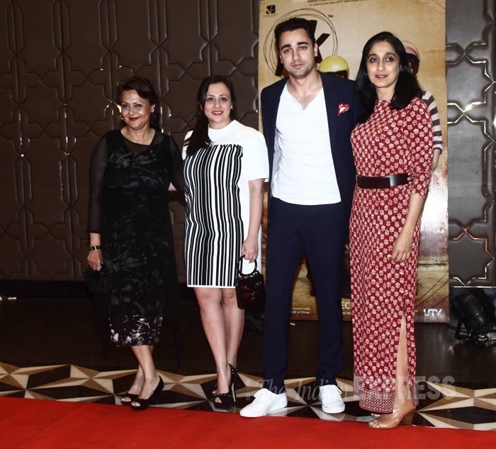 deepika padukone, kangana ranaut, aamir khan, aamir khan daughter, aamir khan pk success bash, anushka sharma, ranveer singh, aamir khan, amitabh bachchan, pk, pk success bash, pk success bash guests, amitabh bachchan pk, big b pk, deepika pk, ranveer singh pk, aamir khan pk