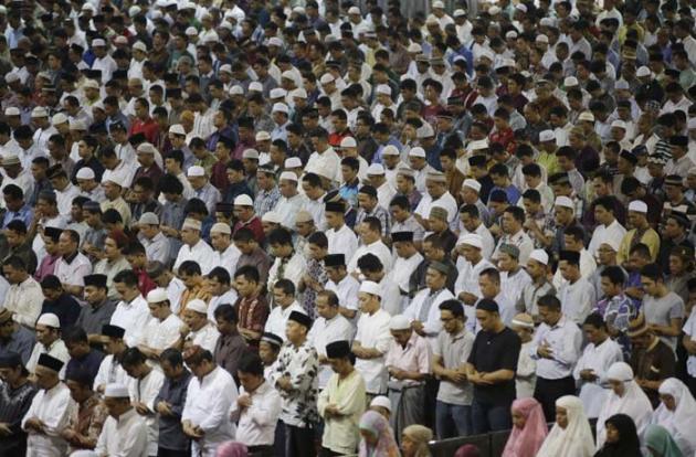 Ramadan, Ramadan Mubarak, Prophet Muhammad, Islamic Ramadan, Laylat al Qadr, taraweeh, Islamic Festival, Ramadan Prayers, Ramadan Starts, Muslim starts Ramadan, China, Yemen, Turkey, Iran, Bosnia, Indonesia, Palestinia, Morocco, Muslims celebrate Ramadan