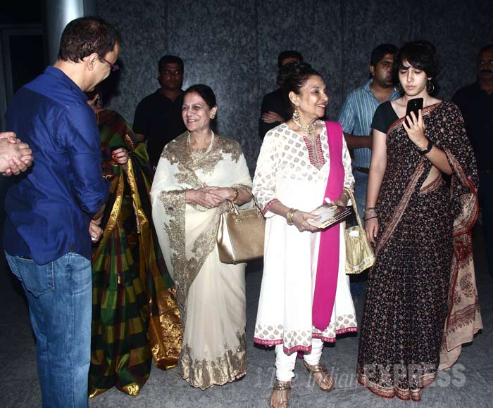 deepika padukone, kangana ranaut, aamir khan, aamir khan daughter, aamir khan pk success bash, anushka sharma, ranveer singh, aamir khan, amitabh bachchan, pk, pk success bash, pk success bash guests, amitabh bachchan pk, big b pk, deepika pk, ranveer singh pk, aamir khan pk