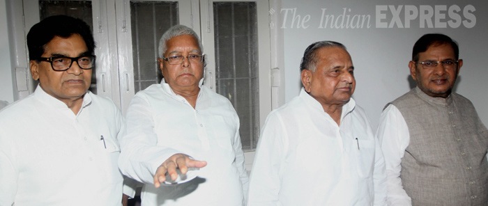 Lalu, Lalu Conference, Nitish Kumar, Lalu yadav Shard yadav, Ram gopal yadav, Mulayam Singh yadav, Sonia Gandhi, Rahul Gandhi, B S Hudda, Veer Bhadra Singh, Amarinder Singh, Bihar polls, joint Press conference, Sonia Gandhi residence, Mulayam Yadav rersidence, New Delhi