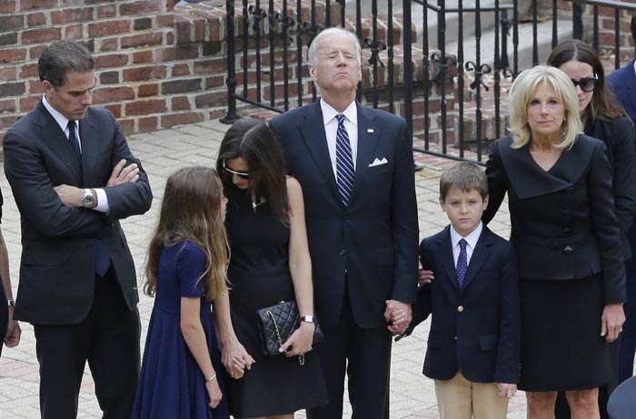 joe biden, beau biden, Delaware Attorney General Beau Biden, joe biden son, joe biden son dies, joe biden family, beau biden family, beau biden wife, beau biden cancer, beau biden funeral, delaware beau biden, delaware online beau biden, delaware attorney general beau biden sheriff, beau biden stroke, joe biden photos, US vice-president, Joe Biden son funeral photo, US photos, America photos, World news, international news, international photos