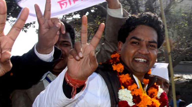 kejriwal shoe attack, arvind kejriwal, kejriwal odd even, arvind kejriwal shoe attack, delhi news, arvind kejriwal shoe, kejriwal shoe video, india news, kapil mishra