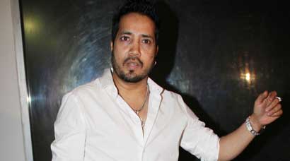 Of kisses and slaps: Mika Singh’s other controversies | Entertainment