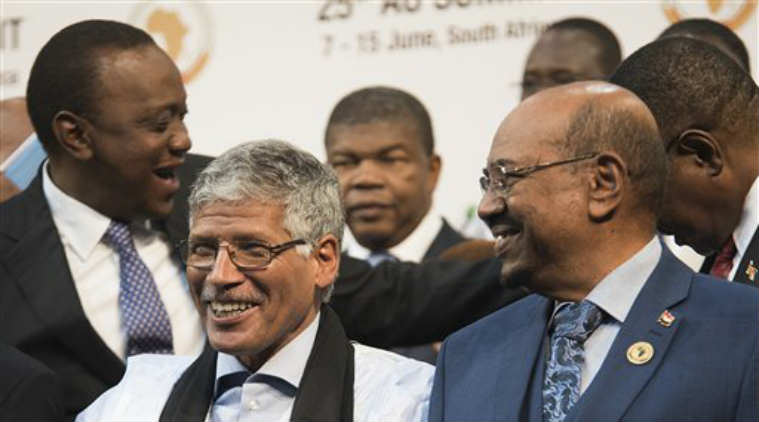 Sudanese president Omar al-Bashir, right, stands with other African leaders during a photo op at the African Union summit in Johannesburg, Sunday June 14 2015. (Source: AP photo)