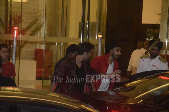 ranbir kapoor, ranveer singh, katrina kaif, sonam kapoor, arjunkapoor, aditya roy kapur, arjun kapoor birthday, arjun kapoor birthday bash, arjun kapoor birthday party, arjun kapoor birthday party pics, arjun kapoor birthday party pictures, ranbir katrina pictures, ranbir katrina pics, ranveer singh pics, ranveer ranbir pics, ranbir kapoor ranveer singh pictures, entertainment, bollywood