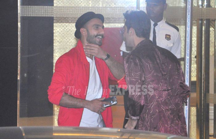 ranbir kapoor, ranveer singh, katrina kaif, sonam kapoor, arjunkapoor, aditya roy kapur, arjun kapoor birthday, arjun kapoor birthday bash, arjun kapoor birthday party, arjun kapoor birthday party pics, arjun kapoor birthday party pictures, ranbir katrina pictures, ranbir katrina pics, ranveer singh pics, ranveer ranbir pics, ranbir kapoor ranveer singh pictures, entertainment, bollywood