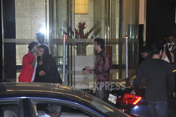 ranbir kapoor, ranveer singh, katrina kaif, sonam kapoor, arjunkapoor, aditya roy kapur, arjun kapoor birthday, arjun kapoor birthday bash, arjun kapoor birthday party, arjun kapoor birthday party pics, arjun kapoor birthday party pictures, ranbir katrina pictures, ranbir katrina pics, ranveer singh pics, ranveer ranbir pics, ranbir kapoor ranveer singh pictures, entertainment, bollywood