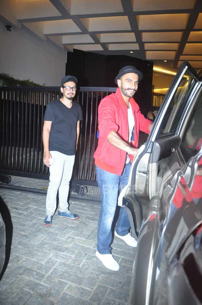ranbir kapoor, ranveer singh, katrina kaif, sonam kapoor, arjunkapoor, aditya roy kapur, arjun kapoor birthday, arjun kapoor birthday bash, arjun kapoor birthday party, arjun kapoor birthday party pics, arjun kapoor birthday party pictures, ranbir katrina pictures, ranbir katrina pics, ranveer singh pics, ranveer ranbir pics, ranbir kapoor ranveer singh pictures, entertainment, bollywood