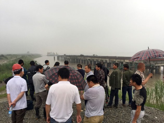 Yangtze, China, china boat sinks, China boat capsizing, Ship sinks in China, China Boat Rescue operations, China Boat rescue work, China Boat Survivors, China Ship Sinks