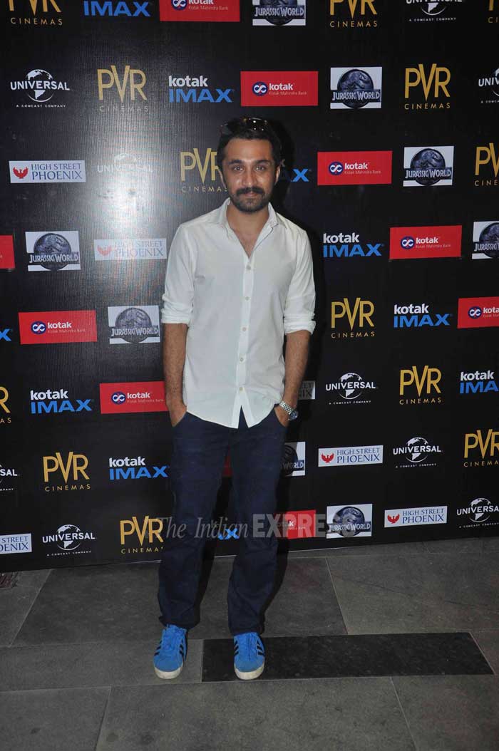 jurassic world, jurassic world movie, jurassic world screening, jurassic world india screening, lauren gottlieb, varun sharma, sapna pabbi, ali fazal, siddhanth kapoor, bollywood pics, jurassic world screening pics