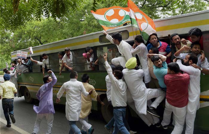 sushma swaraj, Vasundhara Raje, sushma swaraj lalit modi, lalit modi, vasundhara raje lalit modi, Lalit modi documents, Sushma swaraj helping Lalit modi, Congress protest, Congress on Sushma Lalit, Congress protest Sushma residence, Sushma resignation, lalit modi travel documents, lalit modi travel papers, india news, top stories, latest news