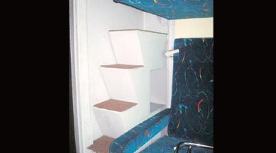 Indian railways, train upper berth, Indian Railways upper birt stair, Rail Coach Factory, Kapurthala Rail Coach Factory, Linke Hofman Busch, Railway Board, Indian express