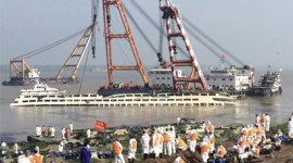 Yangtze, Yangtze Ship disaster, Yangtze ship capsize, China, china boat sinks, China boat capsizing, Ship sinks in China, China Boat Rescue operations, China Boat rescue work, China Boat Survivors, China Ship Sinks