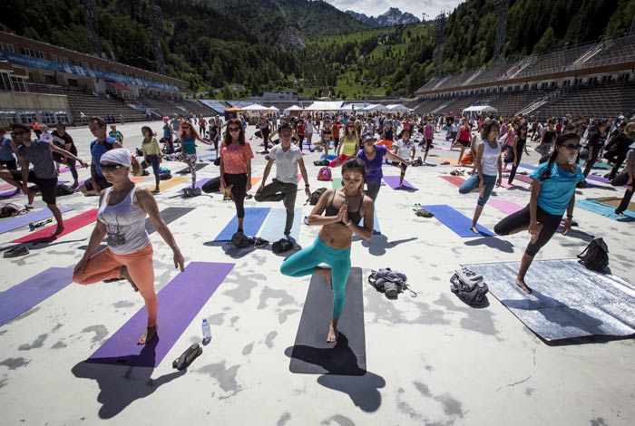 yoga day, international yoga day, yoga day, international day of yoga, june 21 yoga day, yoga day celebrations, yoga around the world, yoga day world record, yoga day pictures, yoga day photos, india news, india yoga photos