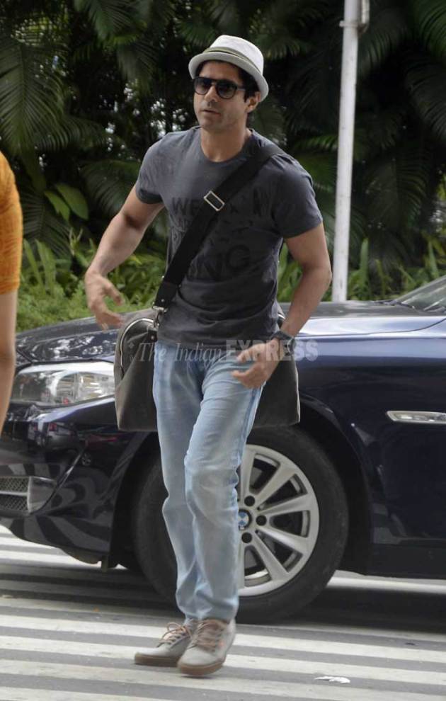 salman khan, bajrangi bhaijaan, arpita khan, ayush sharma, daisy shah, abhishek bachchan, farhan akhtar, varun dhawan, karan johar, arshad warsi, amit sadh, guddu rangeela, niketan madhok, entertainment news