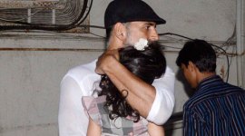 akshaykumarnitarakhanna480 no alt set