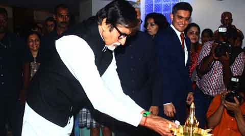 Amitabh Bachchan inaugurates school in Mumbai