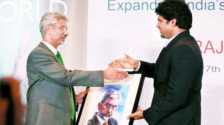 anant goenka, Narendra Modi, Modi's world, Modi foreign policy initiative, C Raja Mohan, BJP, C Raja Mohan Modi’s World, Montek Singh Ahluwalia,  