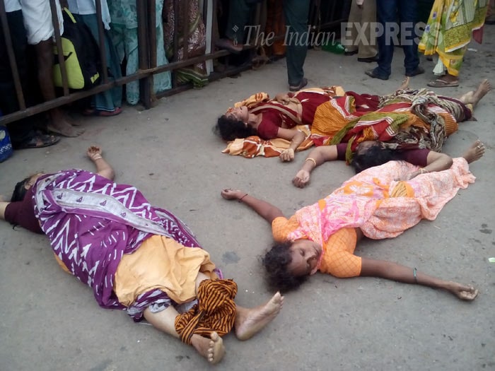Pushkaram, Andhra Pradesh, Godavari, Rajahmundry, Andhra Pradesh Stampede, Godavari Stampede, Godavari Pushkaram, Godavari Stampede, Godavari Pushkaralu Festival, AP Pushkaralu, AP Pushkaralu Stampede, India, Andhra Pradesh News, Godavari News