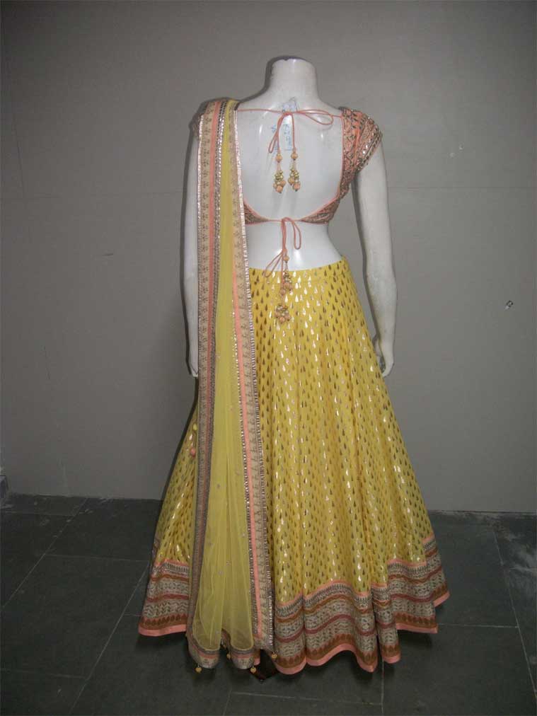 Shahid Kapoor S Wife Mira Rajput Flaunted Anita Dongre S Lehenga For Sangeet Entertainment News The Indian Express