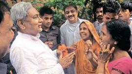 Nitish Kumar, Bihar polls, Bihar elections, Bihar poll campaign, Bihar election campaign, Har ghar dastak, Nitish kumar har ghar dastak, JDU, bihar assembly elections, Har Ghar Dastak programme, JDU campaign, Nitish latest news, India news, Bihar news, bihar politics, janata parivar, latest news