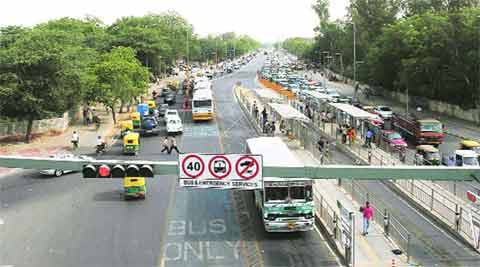 delhi, delhi news, bus driver, bus driver refuse to pay toll, delhi toll, indian express delhi, latest news