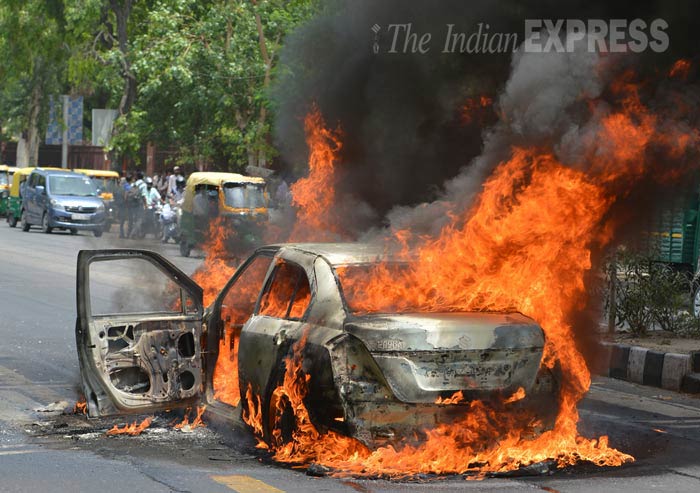 Narendra Modi, Sushma Swaraj, Vasundhara Raje, Smriti Irani, Pankaja Munde, Vijender Gupta, Azim Premji, Mukesh Anbani, Kumar Manglam Birla, Cyras Mistry, Anil Ambani, Anil Aggarwal, Massive landslide in Darjeeling, Indonesian plane crash, Digital India Launch, AAP, Aam Aadmi Party, Top frames