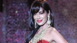 Chitrangada Singh, AICW 2015, Chitrangada Singh Ramp Walk, Chitrangada Singh Showstopper, Chitrangada Singh Pictures, Chitrangada Singh AICW 2015, Amazon India Couture Week 2015, Debarun Mukherjee, Entertainment news