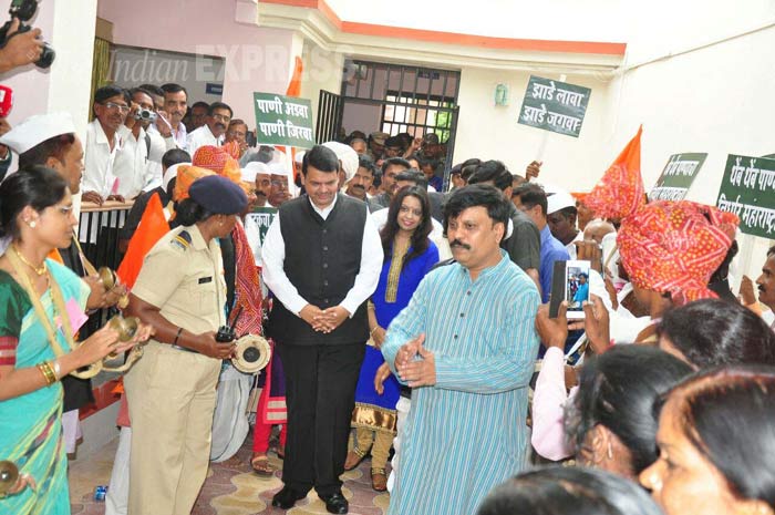 Devendra Fadnavis, Pandharpur, Vithal, Ashadi Ekadashi, Pandharpur temple, Lord Vithal, Goddess Rukmini, Lord Vithal and Goddess Rukmini, Maharashtra
