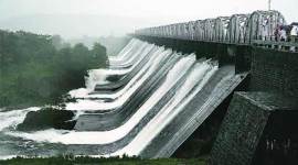 dam, dam rainwater, villages on alert, heavy rain, narmada river, Karjan dam, Sardar Sarovar dam, ahmedabad news, indian express