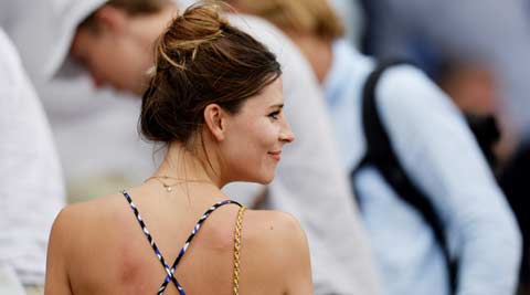 Video: Spectator misses her chair, Joe Root bursts into laughter