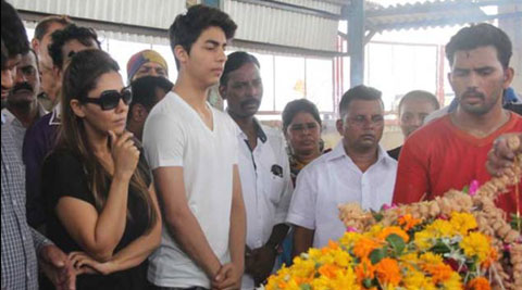 Gauri, Aryan to attend prayer meet for SRK’s late aide