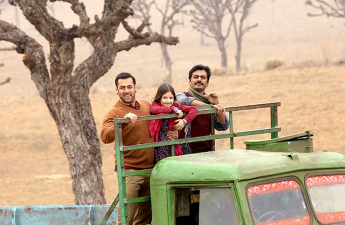 salman khan, bajrangi bhaijaan, harshaali malhotra, harshaali, munni bajrangi bhaijaan, salman khan munni, salman khan munni harshaali, salman khan harshaali, harshaali malhotra bajrangi bhaijaan, harshaali malhotra pics, salman harshaali pics, salman khan pics, harshaali pictures, bollywood, entertainment