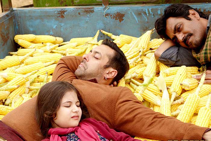 salman khan, bajrangi bhaijaan, harshaali malhotra, harshaali, munni bajrangi bhaijaan, salman khan munni, salman khan munni harshaali, salman khan harshaali, harshaali malhotra bajrangi bhaijaan, harshaali malhotra pics, salman harshaali pics, salman khan pics, harshaali pictures, bollywood, entertainment