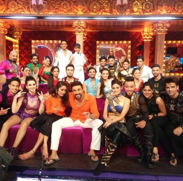 shahid kapoor, shahid kapoor wedding, mira rajput, shahid kapoor marriage, mira rajput, shahid kapoor jhalak dikhhla jaa, jhalak dikhhla jaa, shahid kapoor mira rajput, karan johar, shamita shetty, ashish chowdhry, faisal khan, lauren gottlieb, ganesh hegde, mohit malik, shahid mira, shahid kapoor july 7, shahid kapoor delhi wedding, shahid kapoor delhi, shahid friends bollywood, shahid kapoor wedding updates, shahid kapoor news, entertainment news