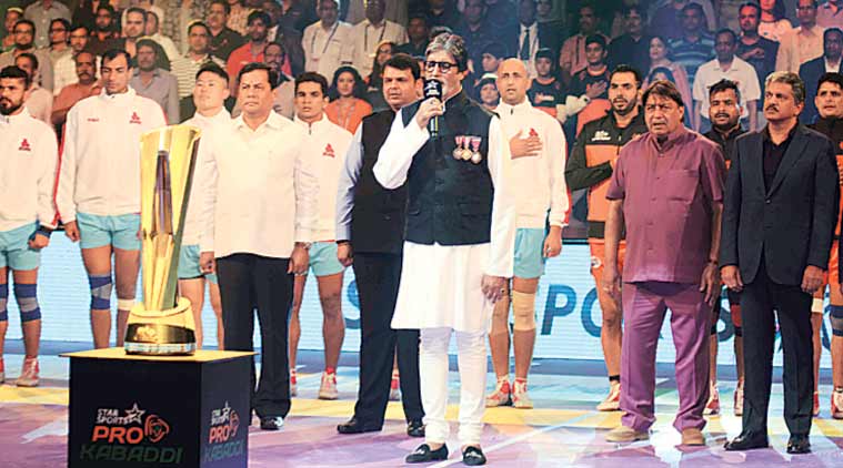 CM Devendra Fadnavis was special guest at the inauguration of Pro Kabaddi League. (Source: Express photo by Kevin D’Souza)