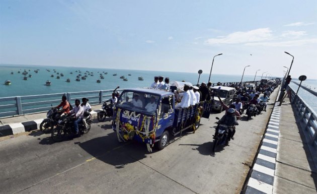 apj abdul kalam, abdul kalam, kalam, abdul kalam death, abdul kalam died, rameswaram, kalam body, kalam mortal remains, Kalam death, apj abdul kalam died, death of apj abdul kalam, abdul kalam passes away, dr abdul kalam died, apj abdul kalam death, apj abdul kalam death news, abdul Kalam Rameswaram, kalam mortal remains rameswaram