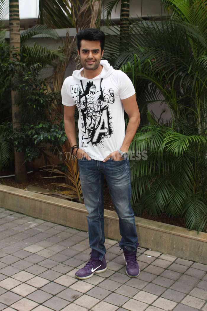 Jhalak Dikhla Jaa 8, Jhalak Dikhla Jaa 8 contestants, Jhalak Dikhla Jaa 8 2015, Jhalak Dikhla Jaa 8 host, Jhalak Dikhla Jaa 8 judges, shahid kapoor, Ashish Choudhary, Shamita Shetty, Kavita Kaushik, Vivian Dsena, Lauren Gottlieb, Manish Paul, Mohit Malik, Radhika Madaan, Raftaar
