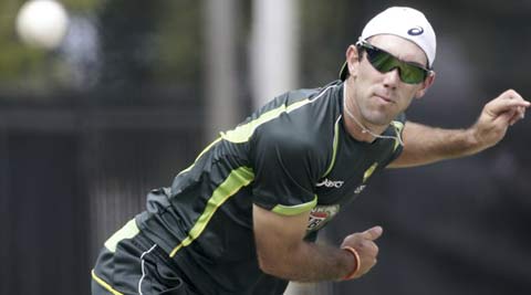 Glenn Maxwell pulls off stunning one-handed catch holding ice-cream