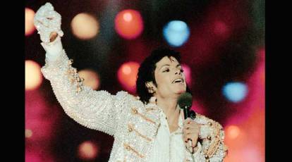 Michael Jackson's glove goes up for auction 
