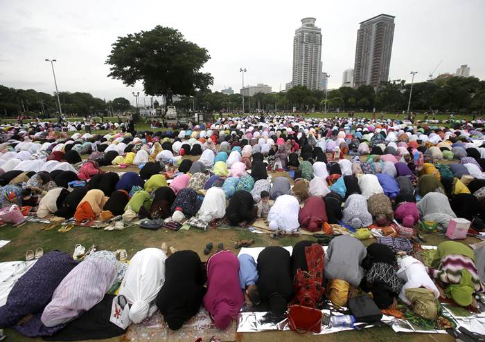 Eid al-Fitr, Eid al-Fitr 2015, Srinagar, Ramadan, Ramadan 2015, Eid al-Fitr Ramadan, Ramzan, holy festival, Eid al-Fitr pictures, pictures