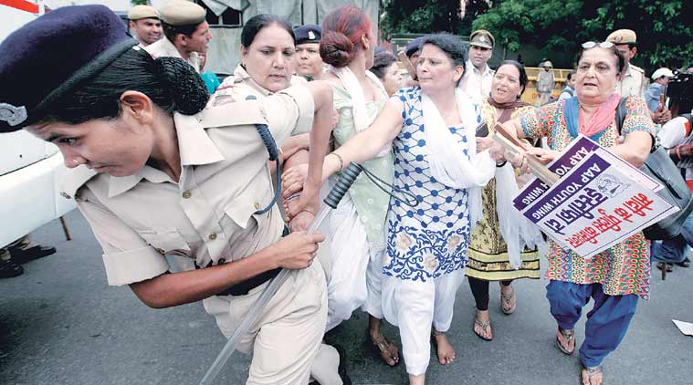 Anand Parbat murder, Arvind kejriwal, Aam Aadmi  party, kejriwal Meets bassi, Anand Parbat murder kejriwal, Delhi news