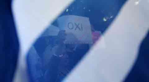 Greece referendum: Greeks vote on financial future, government