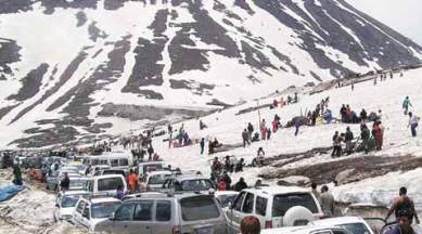 rohtang pass, pohtang pass NGT order, NGT ban Rohtang pass, NGT diesel vehicle ban Rohtang pass, HP tourism Rohtang pass, Shimla Manli Rohtang pass, Rohtang pass vehicle permit, Shimla news, Rohtang pass news, HP news, Himachal news, india news, latest news