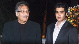 Vinod Khanna, Sakshi Khanna, Akshaye Khanna, Rahul Khanna, Sanjay Leela Bhansali, Sakshi Khanna Vinod Khanna, Sakshi Vinod Khanna, Vinod Khanna Son, Vinod Khanna third Son, Vinod Khanna Sakshi Khanna, Vinod Khanna Sakshi Khanna Pics, Entertainment news