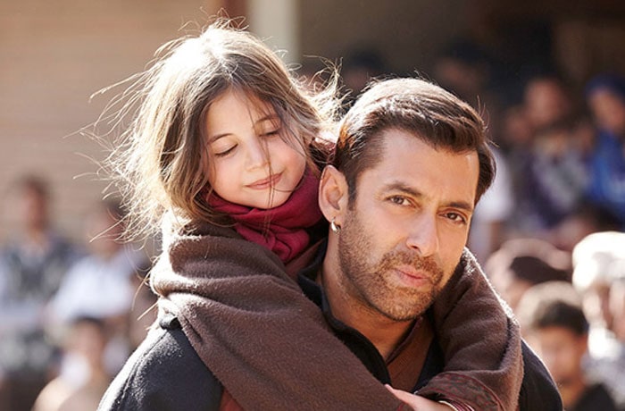 salman khan, bajrangi bhaijaan, harshaali malhotra, harshaali, munni bajrangi bhaijaan, salman khan munni, salman khan munni harshaali, salman khan harshaali, harshaali malhotra bajrangi bhaijaan, harshaali malhotra pics, salman harshaali pics, salman khan pics, harshaali pictures, bollywood, entertainment